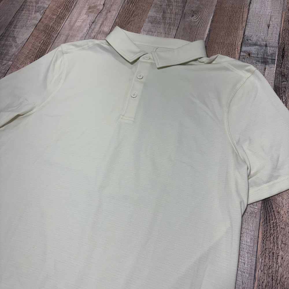 Lululemon Polo Shirt Men S/M Cream Short Sleeve Technical Golf Athleisure